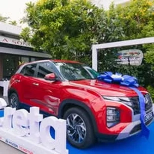 Bàn giao xe Hyundai cho khách hàng tại Đắk Nông Bàn giao xe Hyundai cho khách hàng tại Đắk Nông